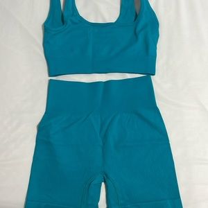 Amazon workout set, never worn